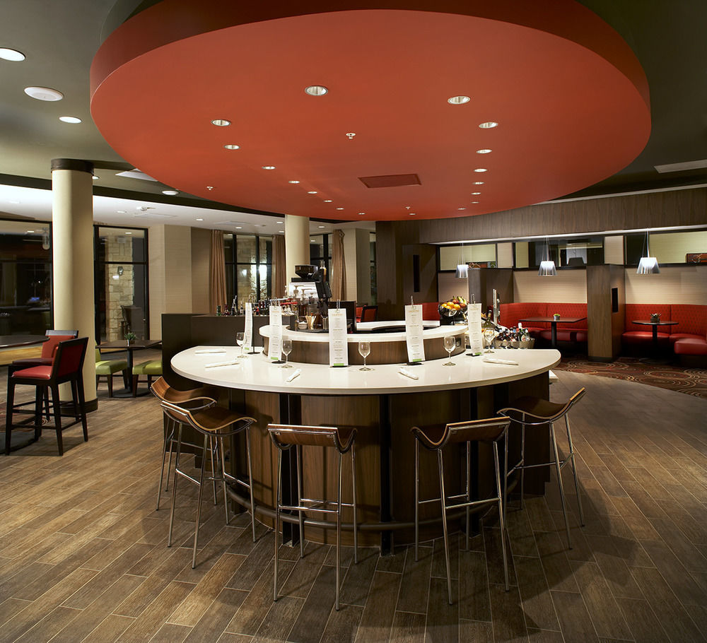 Hotel Courtyard By Marriott Six Flags At The Rim 3*